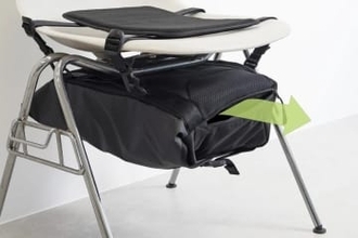 足元の荷物問題はこれで解決！座席下につるせる新発想のバッグ