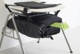 足元の荷物問題はこれで解決！座席下につるせる新発想のバッグ