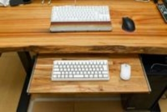 3千円程度で狭いデスクが激変！しかも簡単！「後付けキーボードスライダー」をDIYしてみた