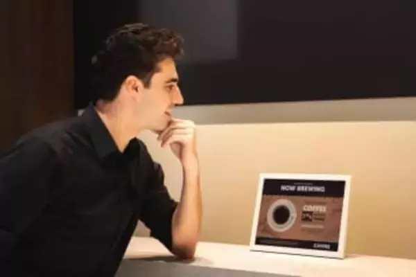 Samsung、植物由来のバイオ樹脂を採用した13型カラー電子ペーパー