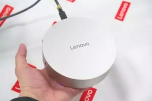 円柱ボディのミニPCと“浮く”一体型。レノボ新デスクトップ