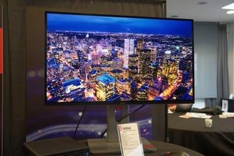 インクジェットOLED搭載の27型4Kモニター「ThinkVision P27UL-40」