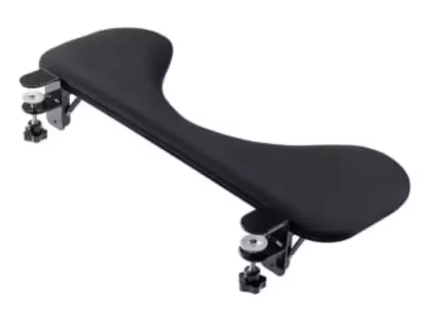 サンワサプライ、クランプ式で固定する幅67cmのリストレスト