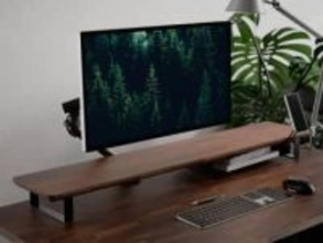 PREDUCTS、モジュール式デスクシェルフに幅140cmモデル