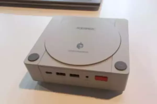 レトロなゲーム機っぽいRyzen AI 400搭載ミニPCなど、ACEMAGICが展示中