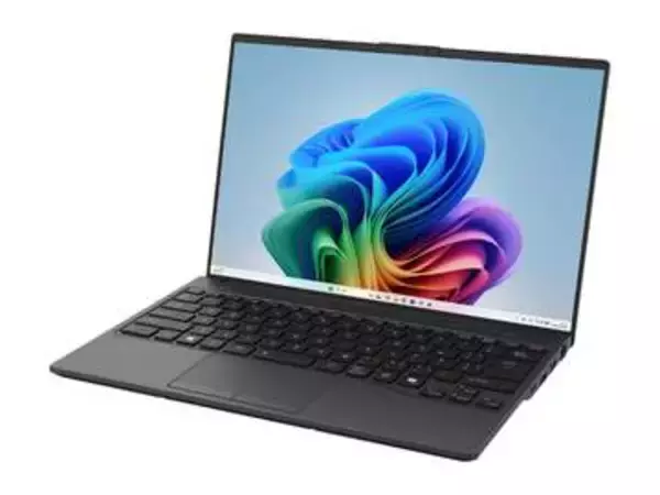 FCCL、重量908gでCore Ultra 5 226V搭載の超軽量モバイルノート