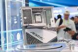 「GIGABYTE、金属3Dプリントを使ったマザーや16型画面付きケースなど」の画像1