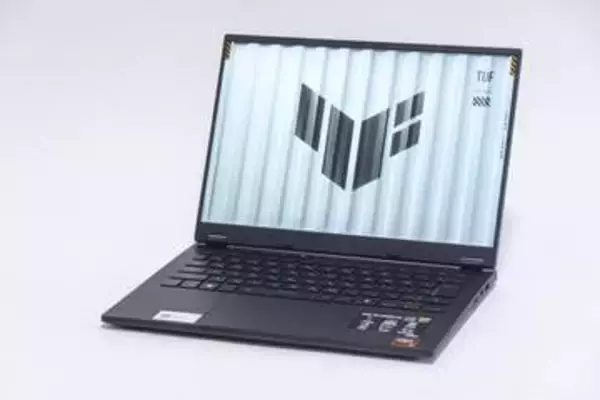 【やじうまミニレビュー】軽さと性能を両立。GeForce RTX 5060搭載で1.5kg切りの軽量ゲーミングノート