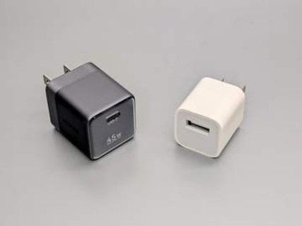 【やじうまミニレビュー】旧iPhone 5Wアダプタとほぼ同サイズ。UGREEN 45W充電器が鬼ちっちゃい