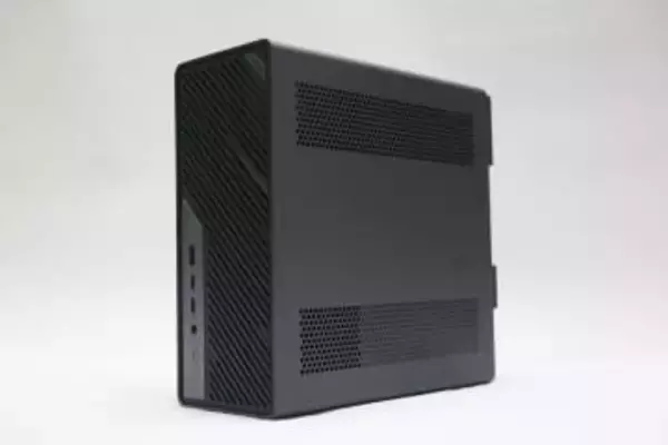 【Hothotレビュー】うぉっ、盛りすぎ！25GbEとPCIeスロット3基を詰め込んだ怪物、MINISFORUM「MS-02 Ultra」の破壊力を検証