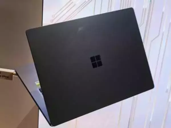 「RTX Spark」搭載PCが集結、唯一画面が点いたSurfaceも