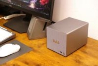 【Hothotレビュー】さらば業務用臭。デスク上に飾って愛でたいスタイリッシュNAS「ME Pro」