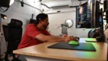 【やじうまPC Watch】物理エイムアシスト付きマウスパッドを自作する猛者現る