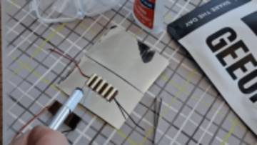 【やじうまPC Watch】出力はナノワット。“しょぼい”けど本当に発電する「自作原子力電池」