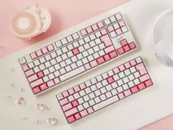 Akko、KizunaAIコラボのゲーミングキーボード