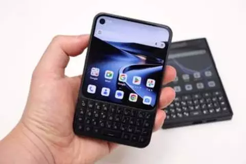 【Hothotレビュー】Unihertzの小型キーボードスマホ「Titan 2 Elite」。使い勝手はどう進化した？