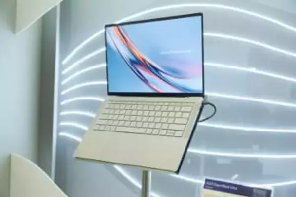 Core Ultraシリーズ3搭載で990gの軽量薄型ビジネスノート「ExpertBook Ultra」