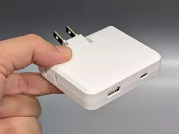 【やじうまミニレビュー】見た目はただのコンセントタップ、でもスマホを35Wで急速充電できちゃいます