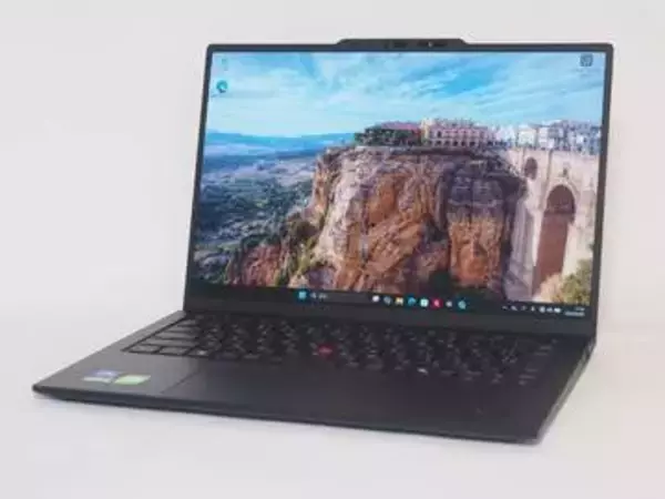 【Hothotレビュー】え、14型ThinkPadが977gに！？「ThinkPad X1 Carbon Gen 14 Aura Edition」を試す