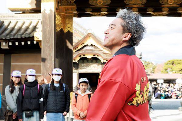 『新解釈・幕末伝』ムロツヨシが二条城の一日城主に！ 「坂本龍馬がこの景色を見たらどう思うんでしょう」