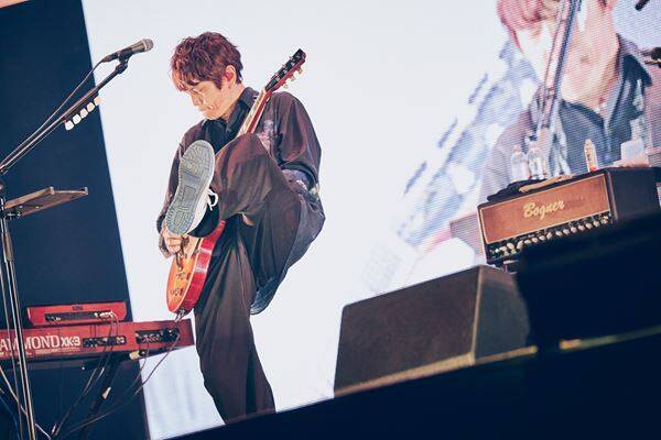 アジカン30周年、満場の有明アリーナが揺れた！「新世紀のラブソング」から始まった圧巻のステージ【オフィシャルレポート】