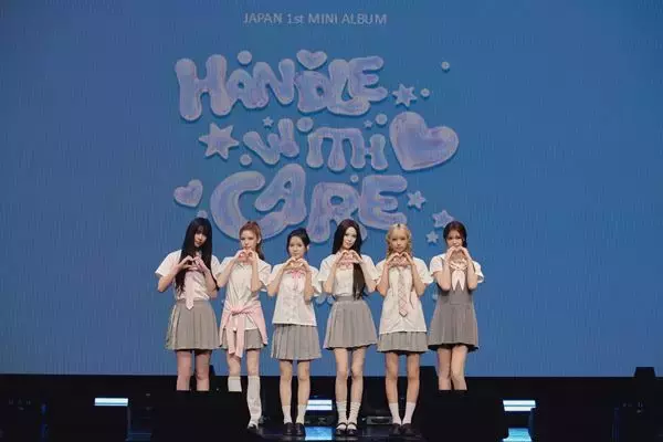 izna、期待と歓喜に包まれた日本デビューショーケースを開催！待望の日本ツアー開催発表に会場は熱狂の渦へ【オフィシャルレポート】