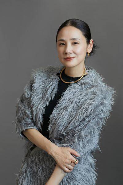 ブルータス、ハムレットを経て――吉田羊、シリーズ三作目で“悪の権化”『リチャード三世』に