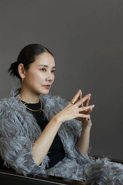 ブルータス、ハムレットを経て――吉田羊、シリーズ三作目で“悪の権化”『リチャード三世』に