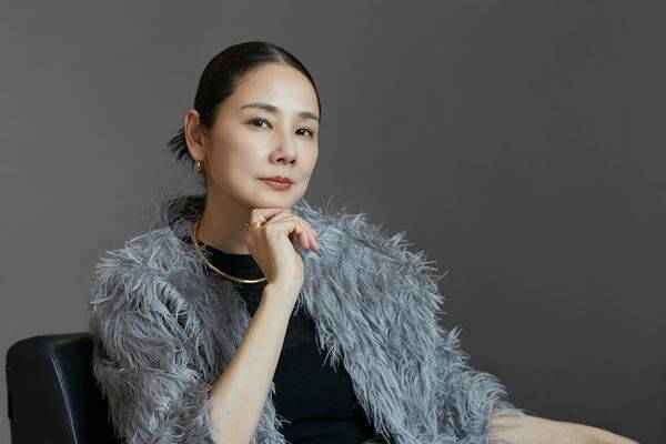 ブルータス、ハムレットを経て――吉田羊、シリーズ三作目で“悪の権化”『リチャード三世』に