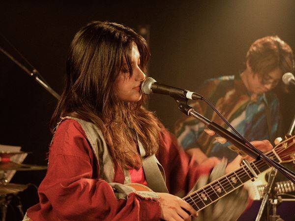 新たな“ロックなラナメリサ”を鮮烈に示した一夜　ゲストにREJAYを迎えた自主企画〈太陽に妬かれて Vol.3〉開催【オフィシャルレポート】
