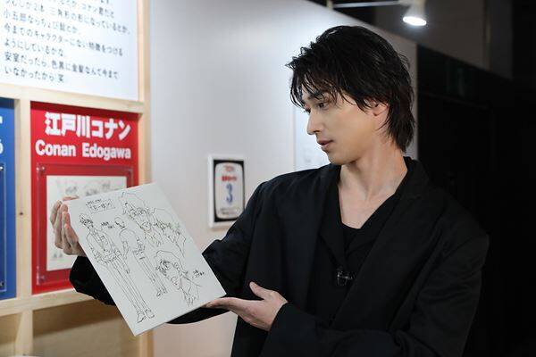 横浜流星＆畑芽育がアニメ『名探偵コナン』30年の歴史を堪能　青山剛昌直筆の色紙プレゼントに大興奮！