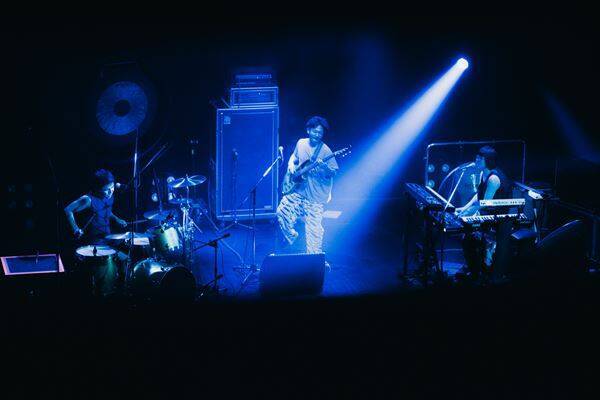 【ライブレポート】モーモールルギャバン20周年 × ゲイリー・ビッチェ生誕祭！Zepp Shinjukuで魅せた”愛溢れる力強い宣言”と多幸感に包まれた熱狂の一夜