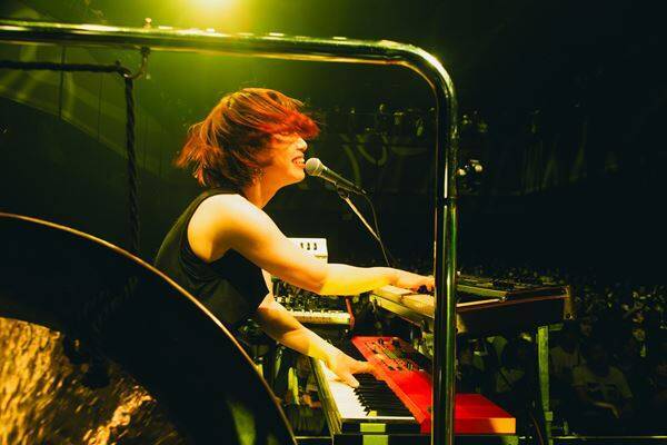 【ライブレポート】モーモールルギャバン20周年 × ゲイリー・ビッチェ生誕祭！Zepp Shinjukuで魅せた”愛溢れる力強い宣言”と多幸感に包まれた熱狂の一夜