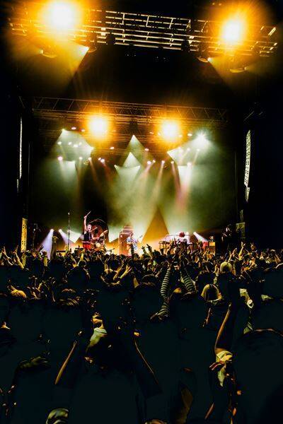 【ライブレポート】モーモールルギャバン20周年 × ゲイリー・ビッチェ生誕祭！Zepp Shinjukuで魅せた”愛溢れる力強い宣言”と多幸感に包まれた熱狂の一夜