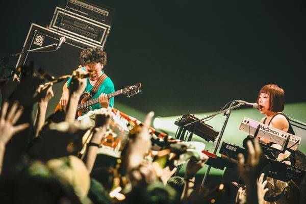 【ライブレポート】モーモールルギャバン20周年 × ゲイリー・ビッチェ生誕祭！Zepp Shinjukuで魅せた”愛溢れる力強い宣言”と多幸感に包まれた熱狂の一夜