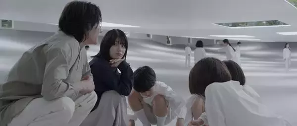 蒔田彩珠×栁俊太郎『消滅世界』実験都市エデンの内部を捉えた本編＆メイキング映像公開