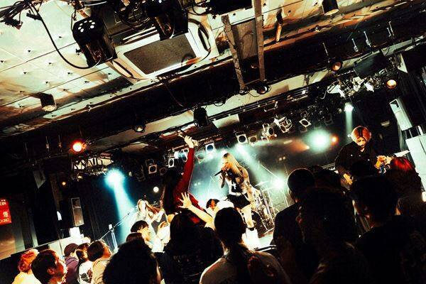 『Grasshopper vol.39』最も激しく、最も自由な一夜――Dimrays、Earthists.、The Cards I Playが渋谷で共鳴した熱狂のライブレポート