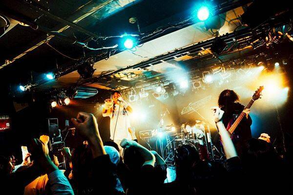 『Grasshopper vol.39』最も激しく、最も自由な一夜――Dimrays、Earthists.、The Cards I Playが渋谷で共鳴した熱狂のライブレポート