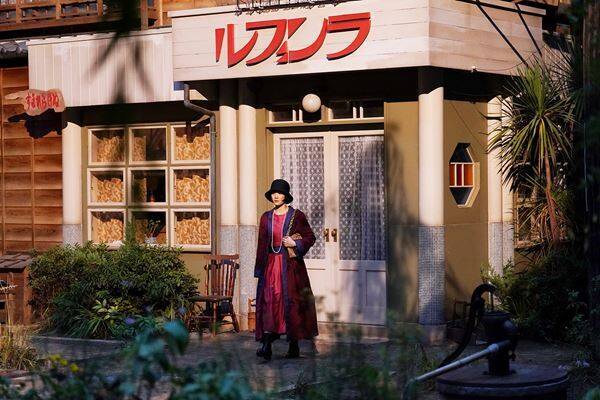 【おとなの映画ガイド】この夏いちばんの本格アクション日本映画！ 綾瀬はるかが伝説の殺し屋を演じる『リボルバー・リリー』