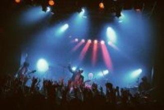 [Alexandros]、ファンクラブツアー『FC TOUR "ACCESS ALL AREA"』が横浜ベイホールで開幕