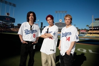 Number_i、ドジャー・スタジアムで始球式　岸優太が佐々木朗希相手にノーバウンド投球
