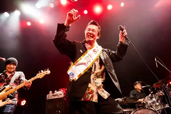 怒髪天・増子直純還暦ライブレポート──  祝福と涙の果てに“紅白”を想像させた夜