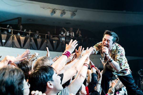 怒髪天・増子直純還暦ライブレポート──  祝福と涙の果てに“紅白”を想像させた夜