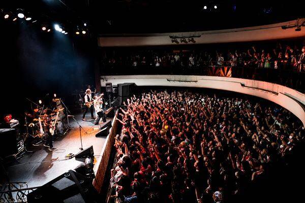 怒髪天・増子直純還暦ライブレポート──  祝福と涙の果てに“紅白”を想像させた夜