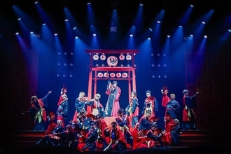 日本のエンタメ全部盛り！ 早乙女太一率いる劇団朱雀『OMIAKASHI』開幕　TOKYO INSIDE CLUB／OTOGIの再演も決定