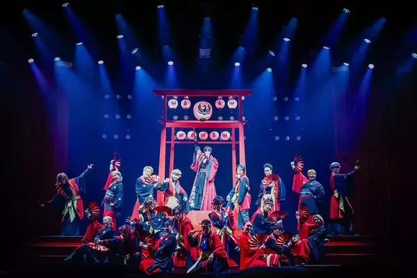 日本のエンタメ全部盛り！ 早乙女太一率いる劇団朱雀『OMIAKASHI』開幕　TOKYO INSIDE CLUB／OTOGIの再演も決定