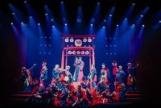 日本のエンタメ全部盛り！ 早乙女太一率いる劇団朱雀『OMIAKASHI』開幕　TOKYO INSIDE CLUB／OTOGIの再演も決定