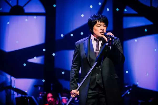 ASKA、14年振りの『昭和が見ていたクリスマス!?』開催　東京公演初日のオフィシャルレポート到着　