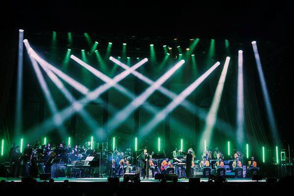 ASKA、14年振りの『昭和が見ていたクリスマス!?』開催　東京公演初日のオフィシャルレポート到着　