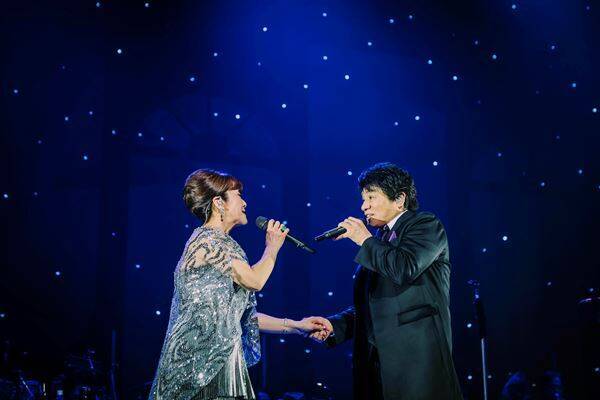 ASKA、14年振りの『昭和が見ていたクリスマス!?』開催　東京公演初日のオフィシャルレポート到着　